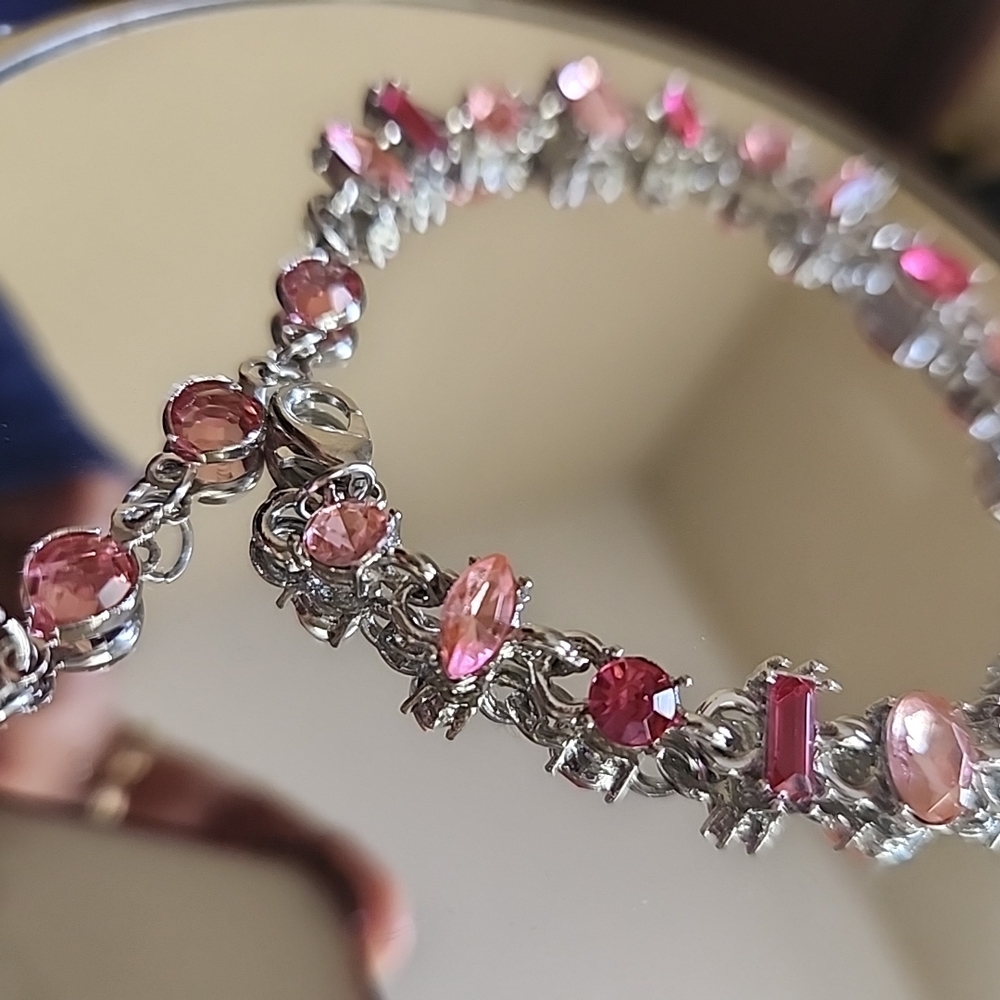 Elegant Pink Peach Austrian Crystals Gemstone Bracelet In Rhodium Plating